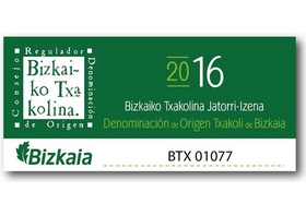 Bizkaiko Txakolina cambia su contraetiqueta